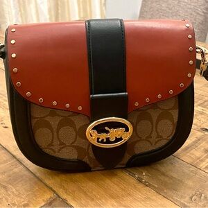 Coach Georgie Sagglebag In Signature Canvas C3593